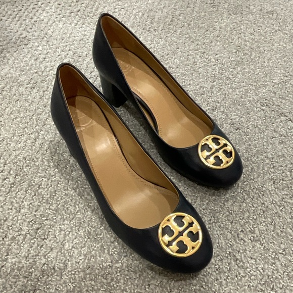 Tory Burch Chelsea Pump - Navy - Picture 2 of 7